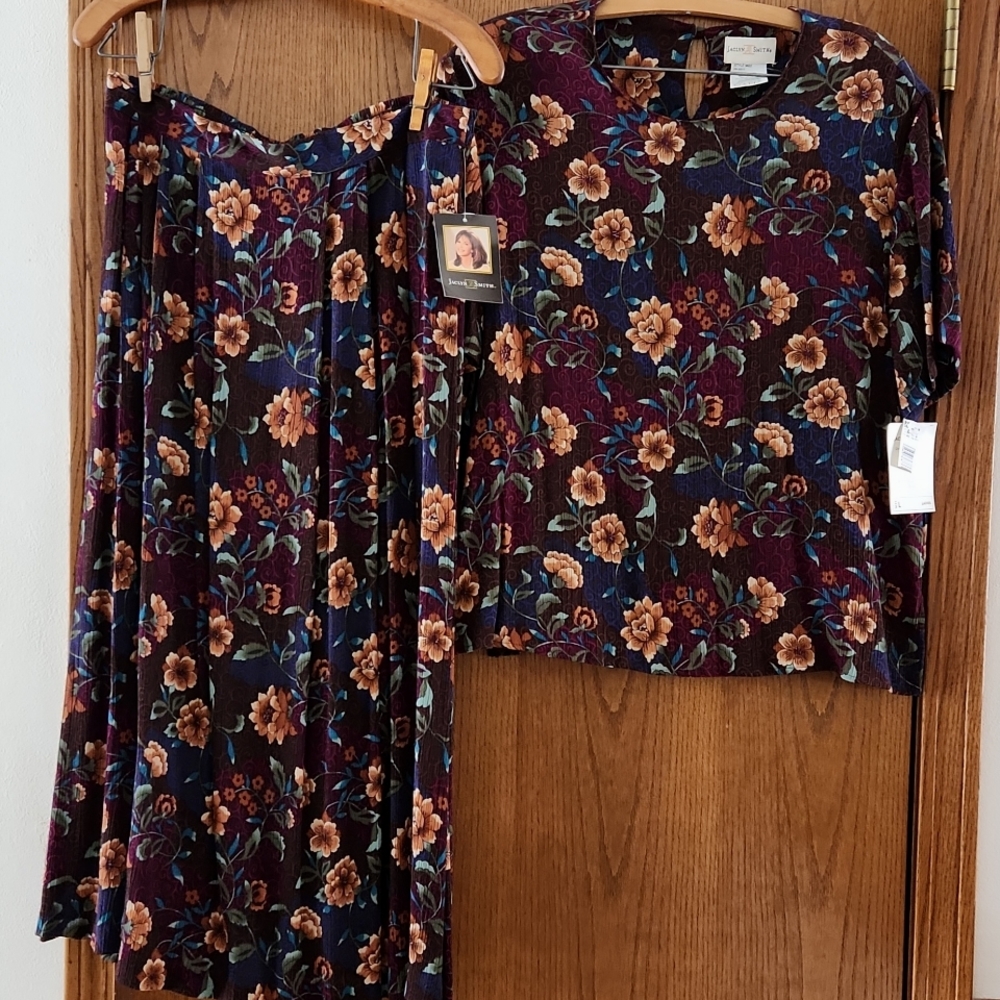 NWT Jaclyn B  Smith 2-pc Size L top and skirt